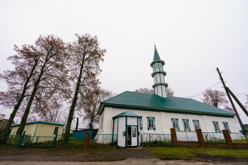 Иске Йөрек авылында Россиянең атказанган укытучысы Мөнир Әһлиев белән очрашудан фоторепортаж