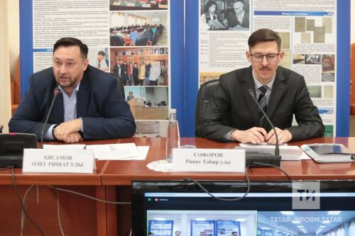 «Татар лексикографиясенең актуаль мәсьәләләре» темасына түгәрәк өстәлдән фоторепортаж