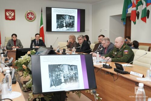 Бөек Ватан сугышында ТАССРның хәрби югалтулары турында түгәрәк өстәлдән фоторепортаж