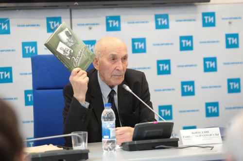 "Әхсән хатлары" китабын тәкъдим итүдән фоторепортаж