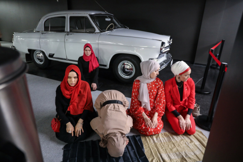 Хатын-кызлар өчен оештырылган Fashion ифтардан фоторепортаж