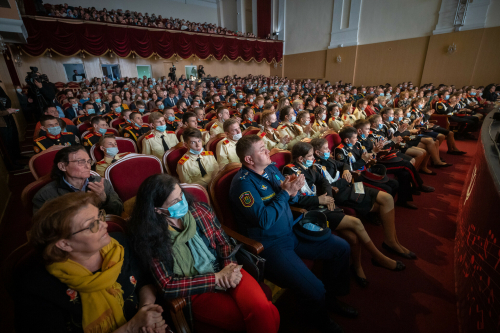 "Тылдагы батырлык" марафоны тәмамлануга багышланган кичәдән фоторепортаж