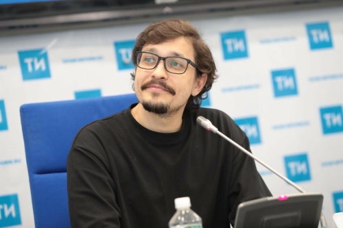 "Тимур һәм комета" спектакленә багышланган матбугат конференциясеннән фоторепортаж