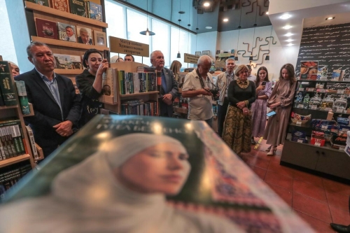 Рәфкать Шаһиевның "Элеккечә түгел без генә" китабын тәкъдим итүдән фоторепортаж