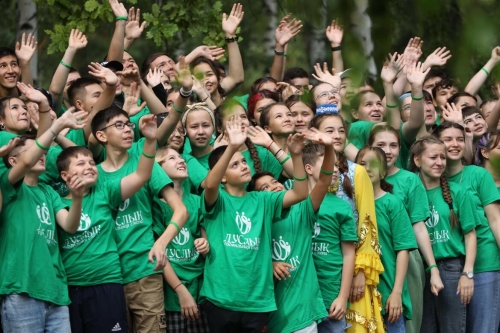 "Дуслык" һәм "Гөлстан" лагерь сменалары ачылышыннан фоторепортаж