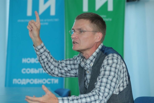 “Болгар” радиосы алып баручысы Фаил Гыймадов белән интервью.