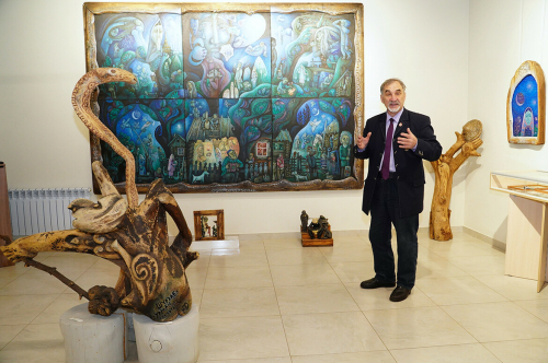 Түбән Кама рәссәме Әхсан Фәтхетдиновның картиналар галереясенә экскурсиядән фоторепортаж