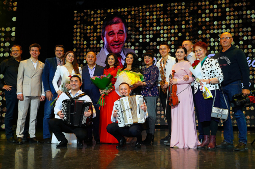«30 ел сәхнәдә»: Рөстәм Закиров концертыннан фоторепортаж