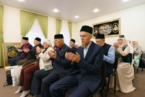 «Иман» мәдәният-мәгърифәт үзәге эшчәнлегенә багышланган чарадан фоторепортаж