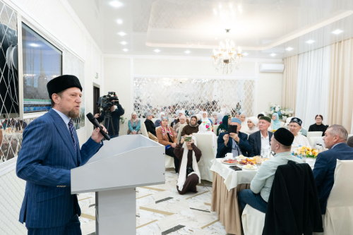 «Ярдәм» фондының матбугат конференциясеннән фоторепортаж