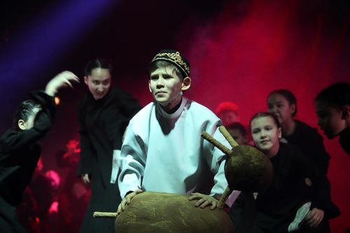 "Апуш" студиясенең "Тукай ярлыкагыл" премьерасыннан фоторепортаж