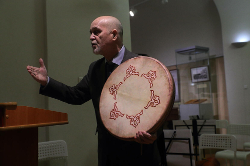 Геннадий Макаровның традицион төрки музыка кораллары тарихы турындагы лекциясеннән фоторепортаж