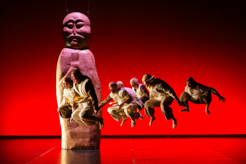 Нурбәк Батулланың balballar спектакле премьерасыннан фоторепортаж