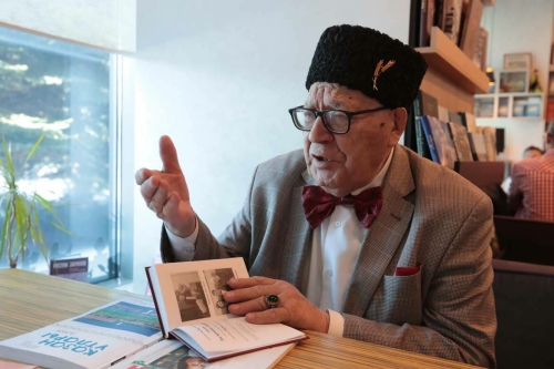 Татарстанның халык шагыйре Рәдиф Гаташ белән әңгәмәдән фоторепортаж