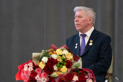 Диктор, профессор Фоат Галимуллинның юбилеена багышланган әдәби-музыкаль кичәдән фоторепортаж