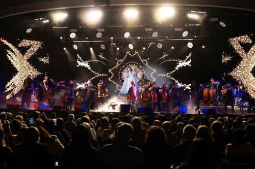 Татарстанның халык артисты Алсу Абульханова концертыннан фоторепортаж