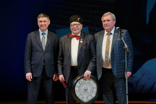 Халык шагыйре Рәдиф Гаташның 85 яшьлек юбилей кичәсеннән фоторепортаж