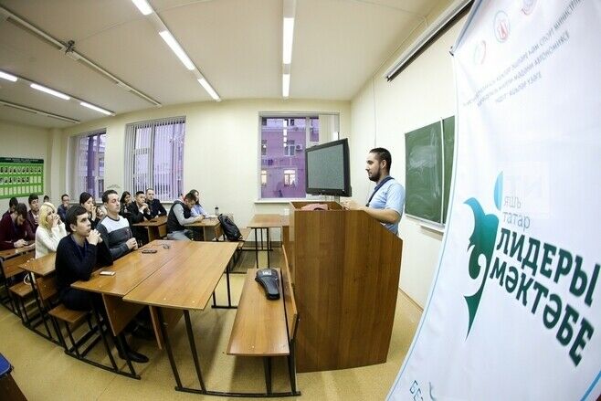 Ярты дөньяны гизгән блогер Рәйхан Халитов: Сәяхәткә 50 мең сум акча белән чыгып киттем