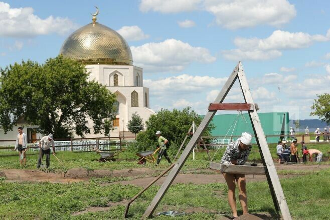 Болгарда, элекке шәһәр базары булган урында, археологик казу эшләре үткәрелә