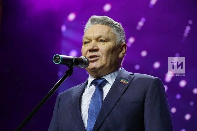 Рафис Борһанов укучы яшьләрне Студентлар көне белән котлады