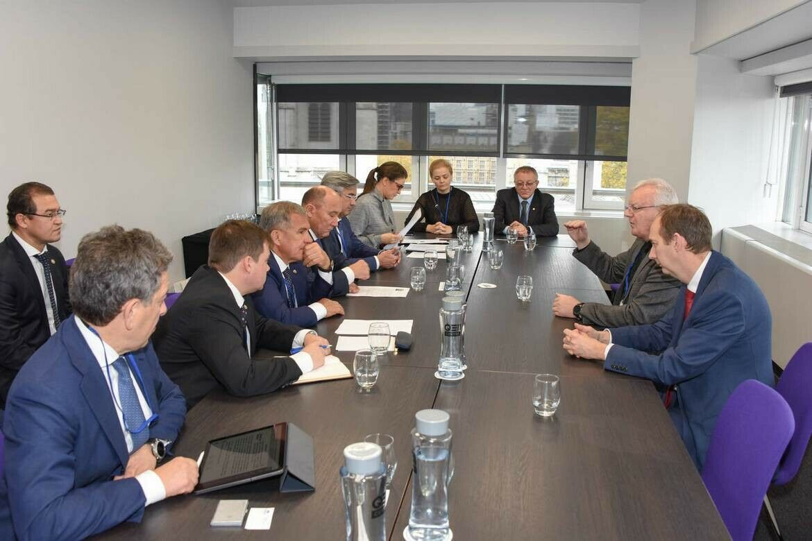 Рөстәм Миңнеханов авыл хуҗалыгын роботлаштыручы фирманы Татарстанга чакырды
 
 
