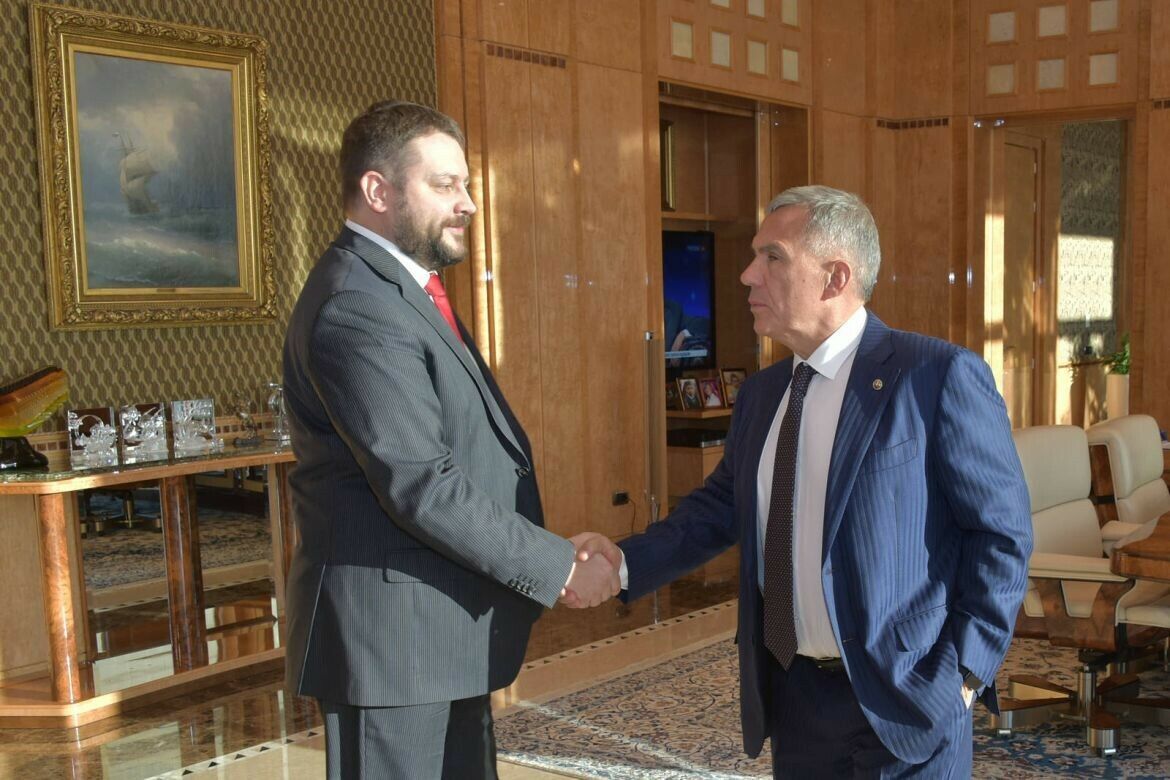 Рөстәм Миңнеханов һәм АИРР директоры инновацион төбәкләрнең үсеше турында сөйләште