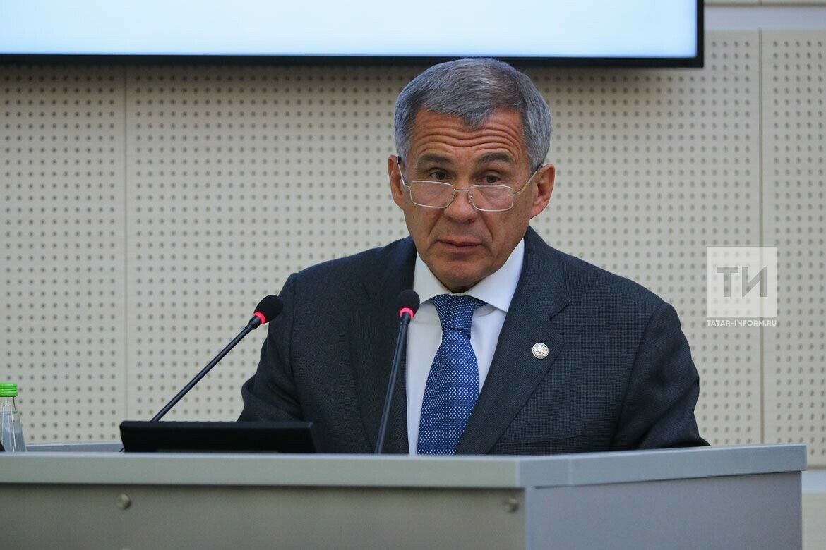 Рөстәм Миңнеханов Томскида берничә предприятиедә булып, өлкә губернаторы белән очрашачак