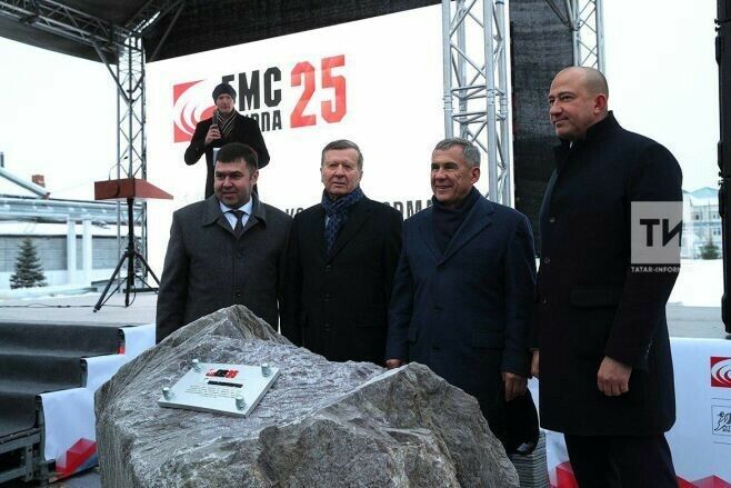 Рөстәм Миңнеханов һәм Виктор Зубков «Казанькомпрессормаш»ның яңа цехы нигезенә таш салды