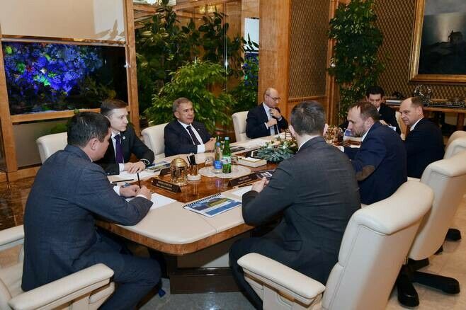 Татарстан Президенты Рөстәм Миңнеханов UBC Group җитәкчесе Игорь Гуменный белән очрашты