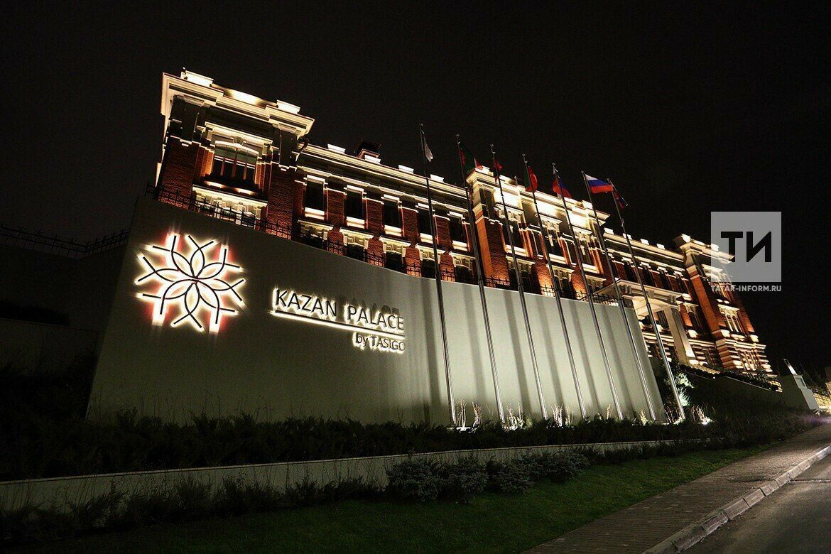 Рөстәм Миңнеханов Kazan Palace отеле инвесторлары белән елга йомгак ясый 
