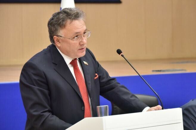 Илшат Әминов шәһәр телевидениесе кабельдә 22нче төймәдә булса гына исән калачак дип саный