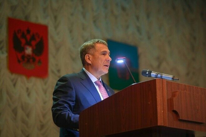 Рөстәм Миңнеханов Чистай районы башлыгын Айрат Хәйруллиннан үрнәк алырга чакырды