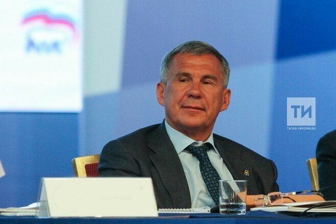 Рөстәм Миңнеханов иң күп искә алына торган губернатор-блогерлар исемлегенә керде