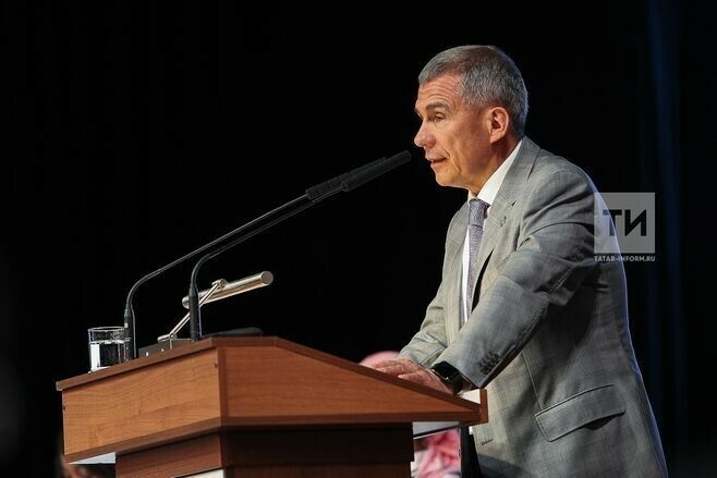 Рөстәм Миңнеханов Россия яшьләренә лидерлык дәресе үткәрде  