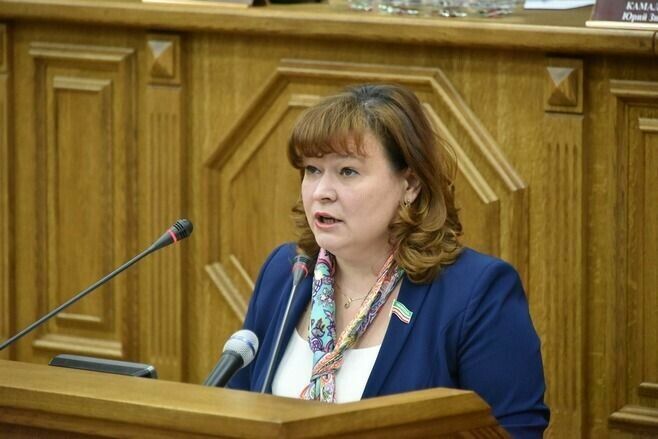 Светлана Захарова кайбер мәктәпләрдә туган телне теләсәң дә өйрәнеп булмаганлыгын әйтте