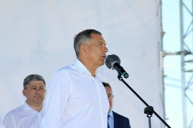 Монда һәркем файдалы мәгълүмат алыр дип ышанам - Р.Миңнеханов агротехник күргәзмәдә