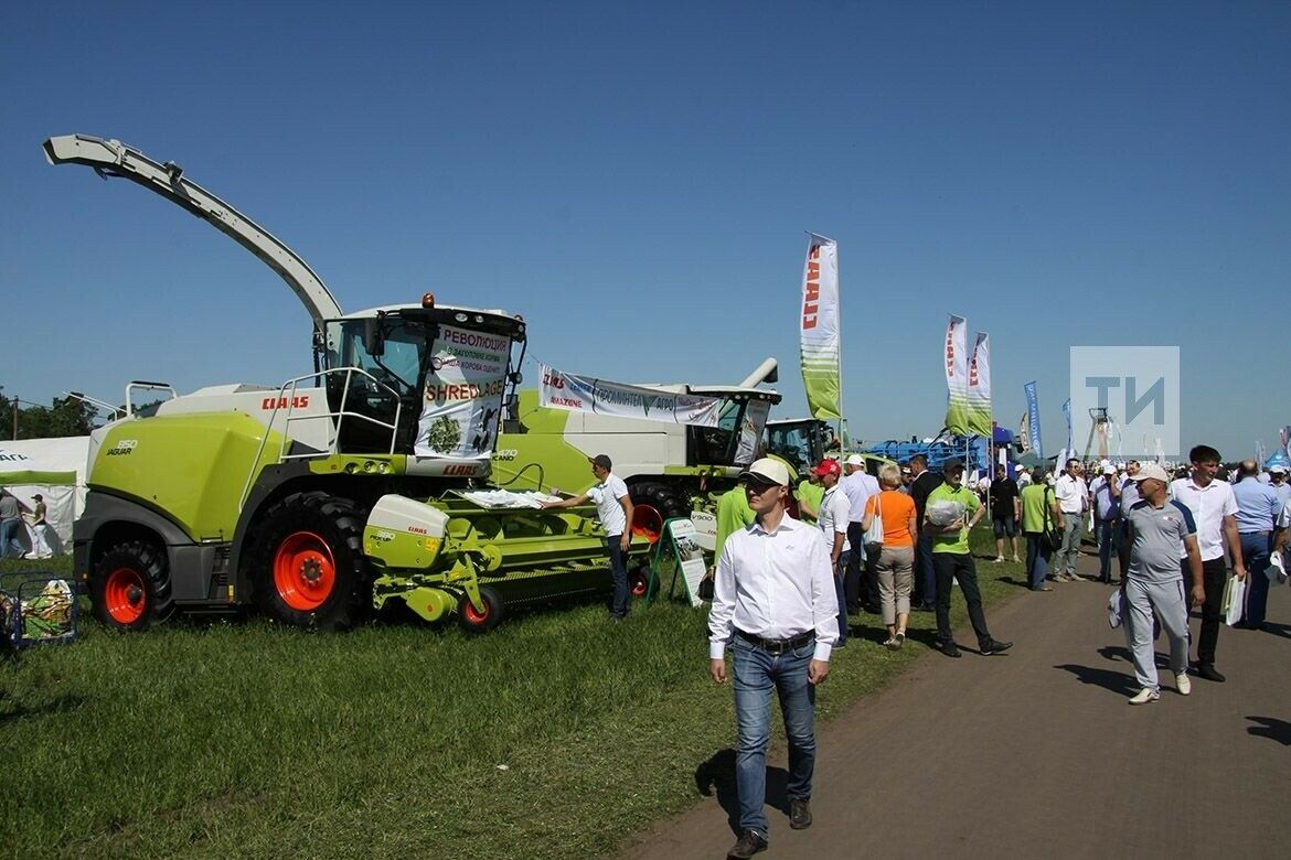 Р.Миңнеханов аграрийларга «Кыр көне»ндә тәкъдим ителгән технологияләрне өйрәнергә кушты