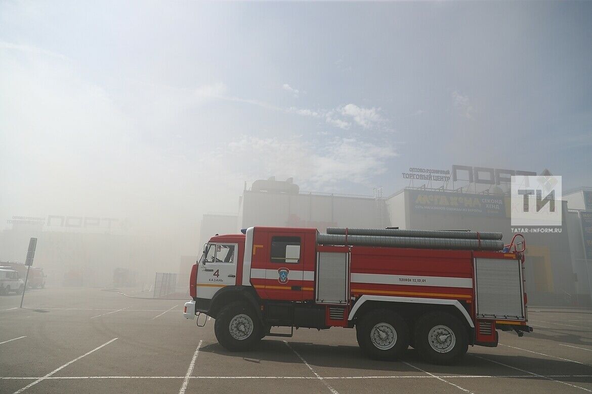 Казанда “Порт” сәүдә үзәгендә янгын мәйданы 60 квадрат метрга кадәр җиткән

