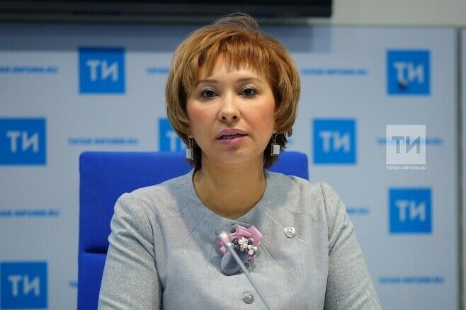 Эльмира Зарипова татарстанлыларны Социаль хезмәткәрләр көне белән тәбрикләде
