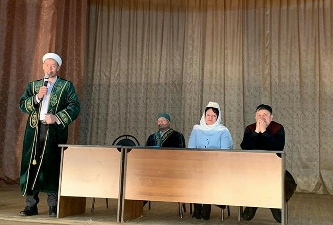 Әлмәт районы имам-мөхтәсибе дога кылуның файдасы һәм аның кыйммәте турында сөйләде