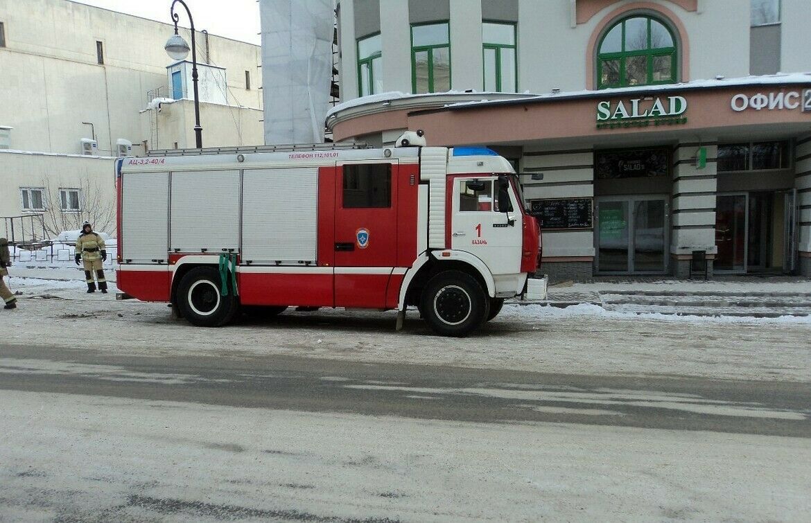 Казан үзәгендә Университет урамындагы бинада янгын чыккан 
   