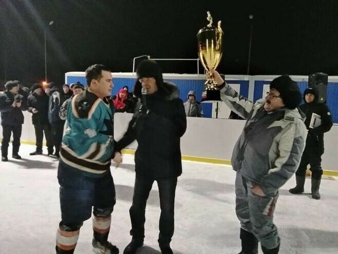 Балтач районы Карадуган хоккей командасы "Хезмәт" газетасы турниры җиңүчесе булды