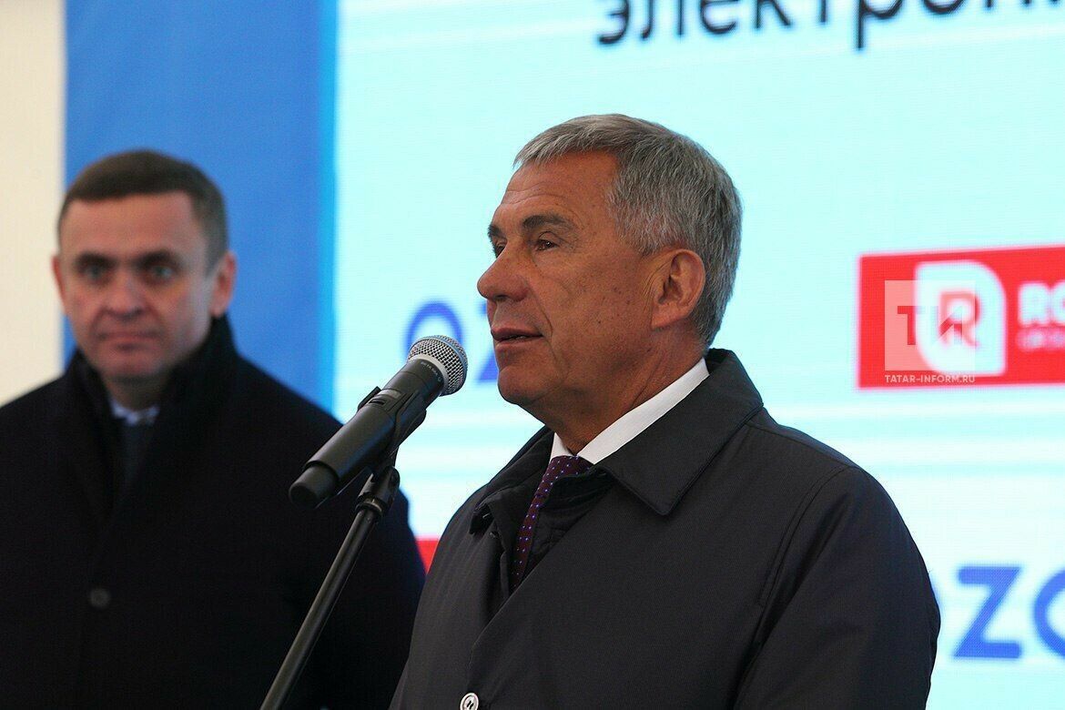 Рөстәм Миңнеханов Ozon логоүзәгенә нигез салу тантанасында катнашты