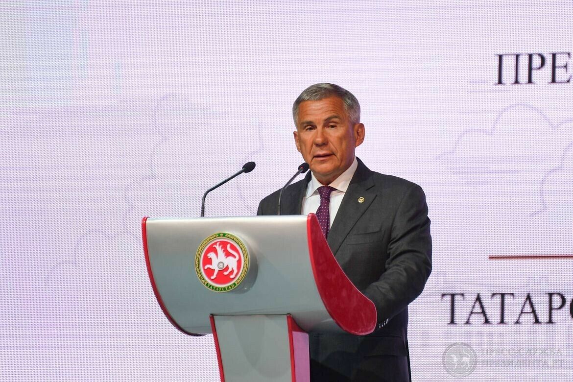 Рөстәм Миңнеханов: Полициядә хезмәт итү - кыю һәм игелекле кешеләр эше
 