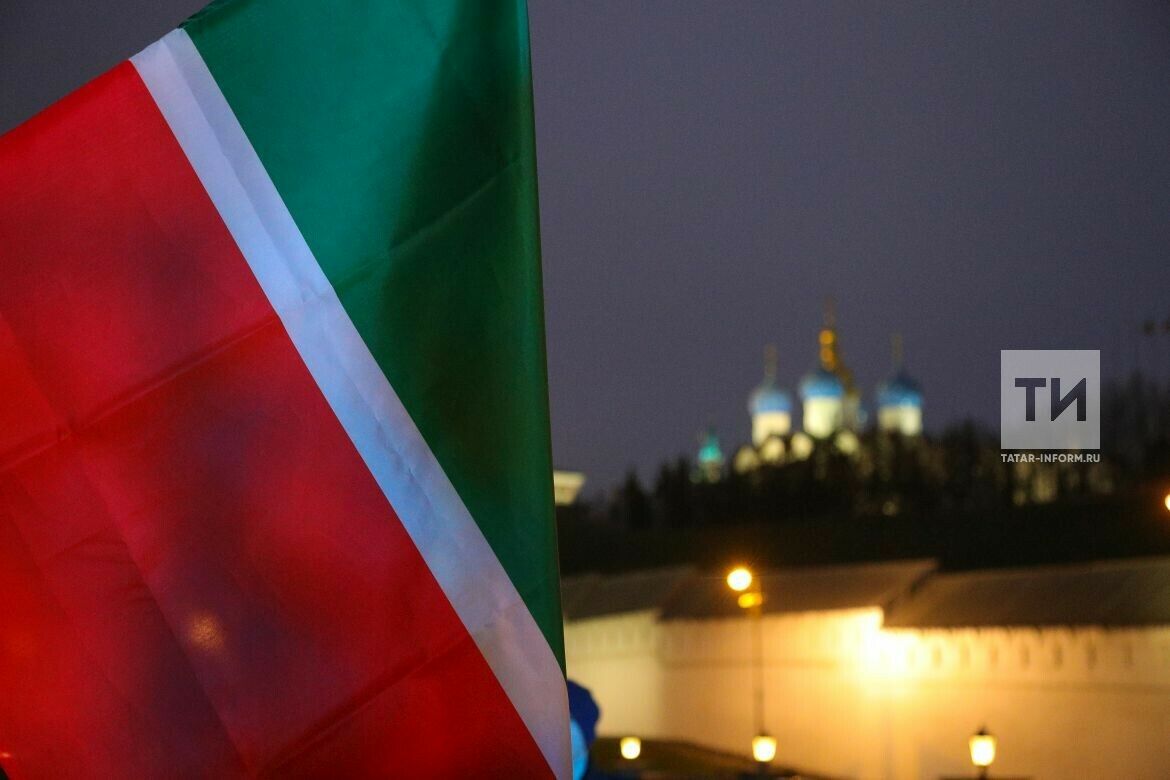 Бүген Татарстан Республикасының Дәүләт флагы кабул ителгән көн