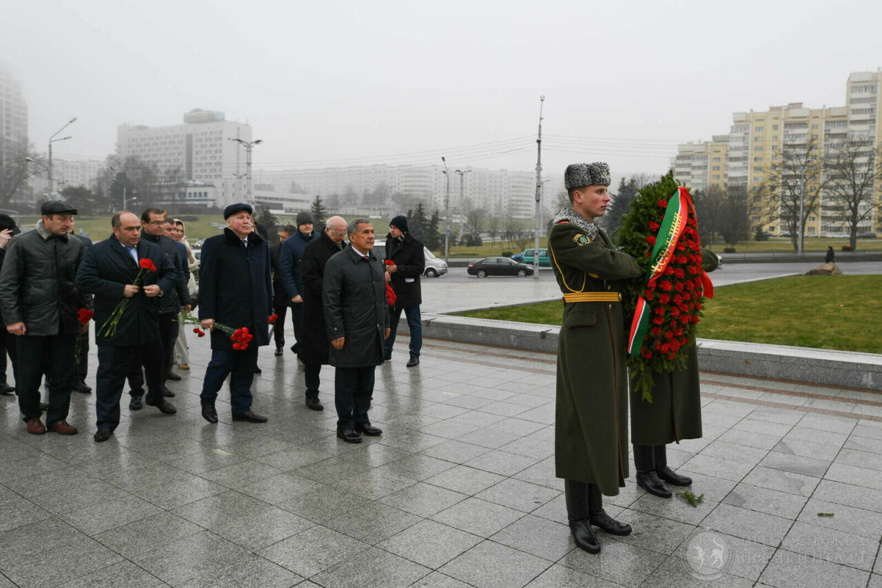 Рөстәм Миңнеханов Минскида Бөек Ватан сугышы музее экспозициясе белән танышты