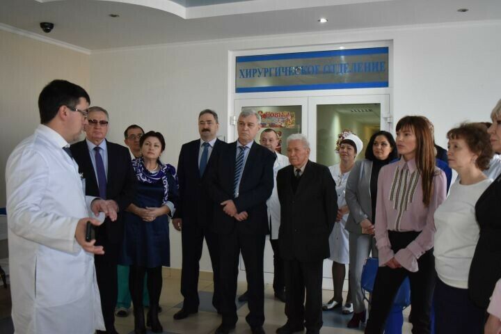 Апаста медицина хезмәткәрләренең конференциясендә хезмәт алдынгылары бүләкләнде