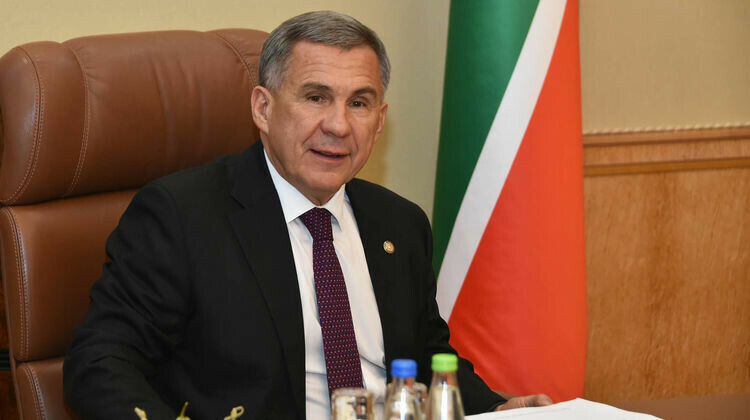 Миңнеханов: Әгәр Президент булырга телисең икән, район башлыгы булып эшләргә кирәк