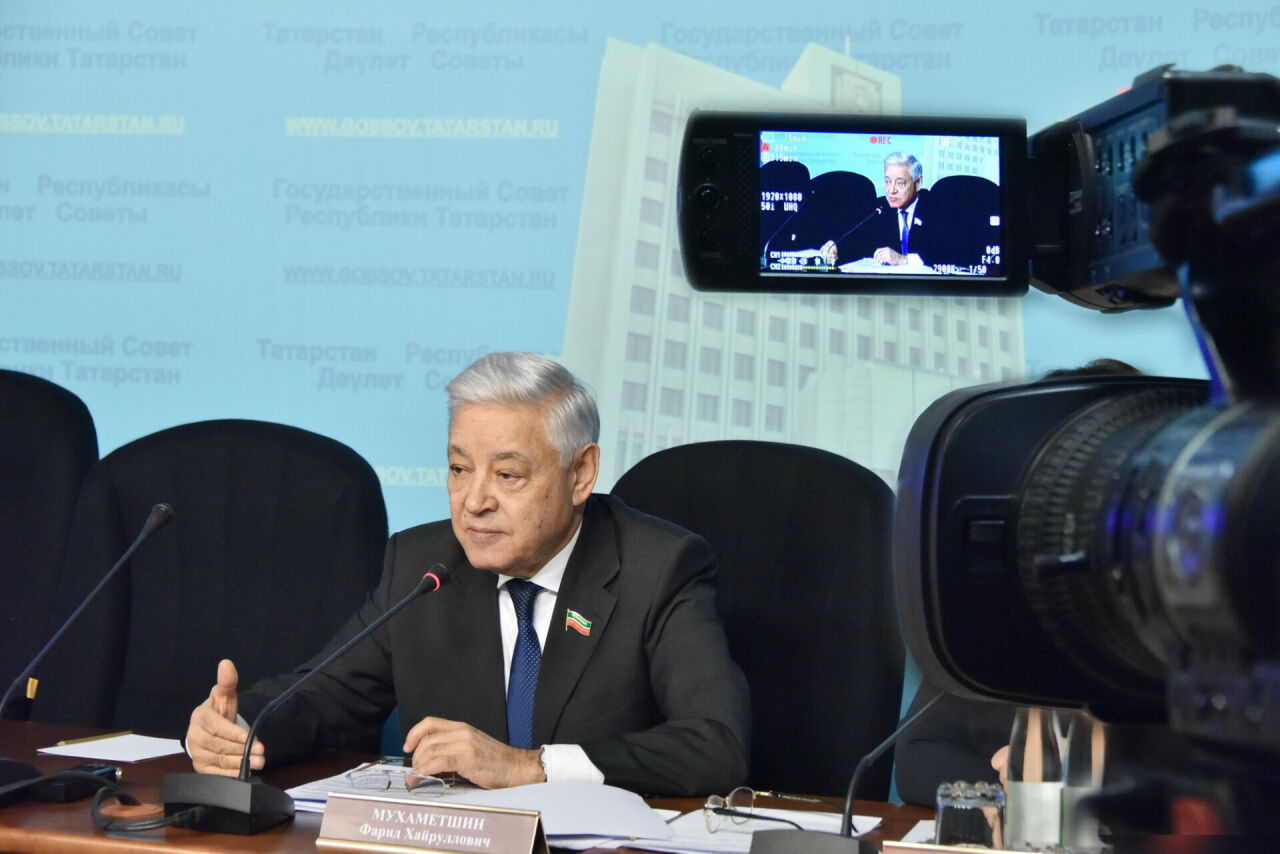  Фәрит Мөхәммәтшин: Ату коралын 21 яшьтән сату инициативасын яклауны дәвам итәчәкбез