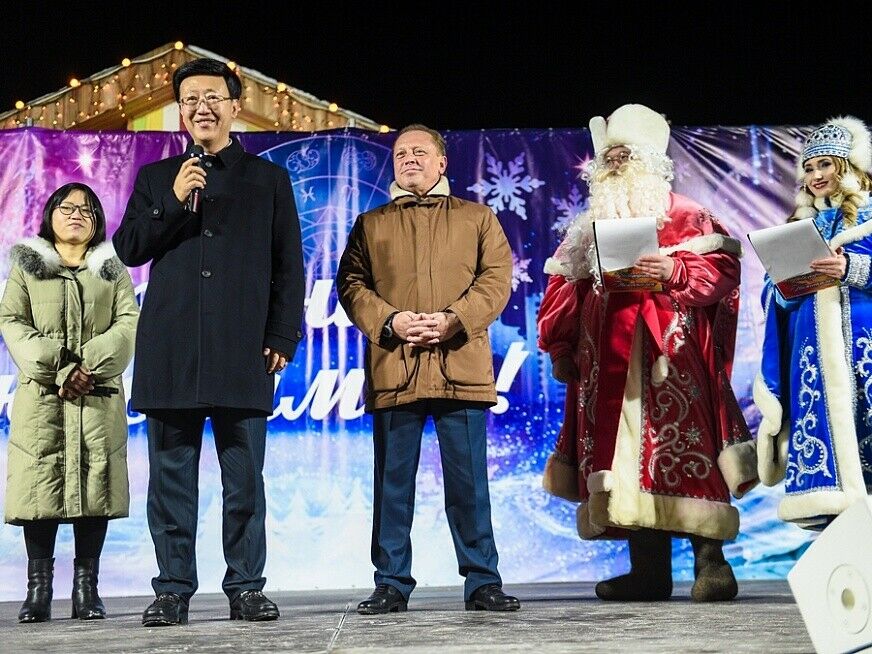Кытай вәкилләре Түбән Каманың «Гаилә» паркында чыршы мәйданчыгын ачуда катнашты
